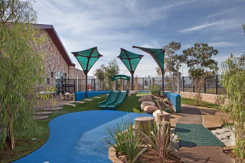 camp-pendleton-child-development-center-by-domusstudio-architecture-14-800px